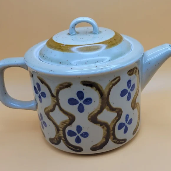 Vintage Japanese Tea Pot - Picture 4 of 6